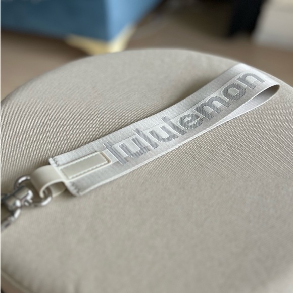 Lululemon Beige Wristlet Pouch + Never Lost Keychain Strap - Picture 4 of 12